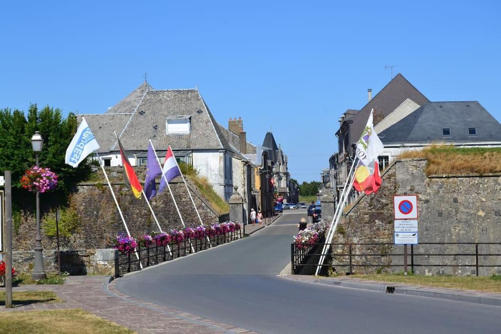 L'Escale Des Remparts Rocroi Exterior foto